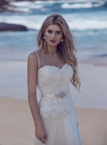 Heart of the Ocean - A Beach Wedding Dress Bridal Fashion Editorial