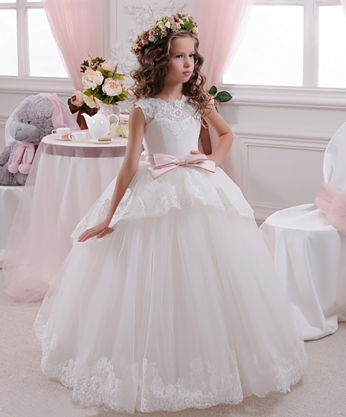 35 Unbelievably Cute Flower Girl Dresses for a Spring Wedding - Modern ...