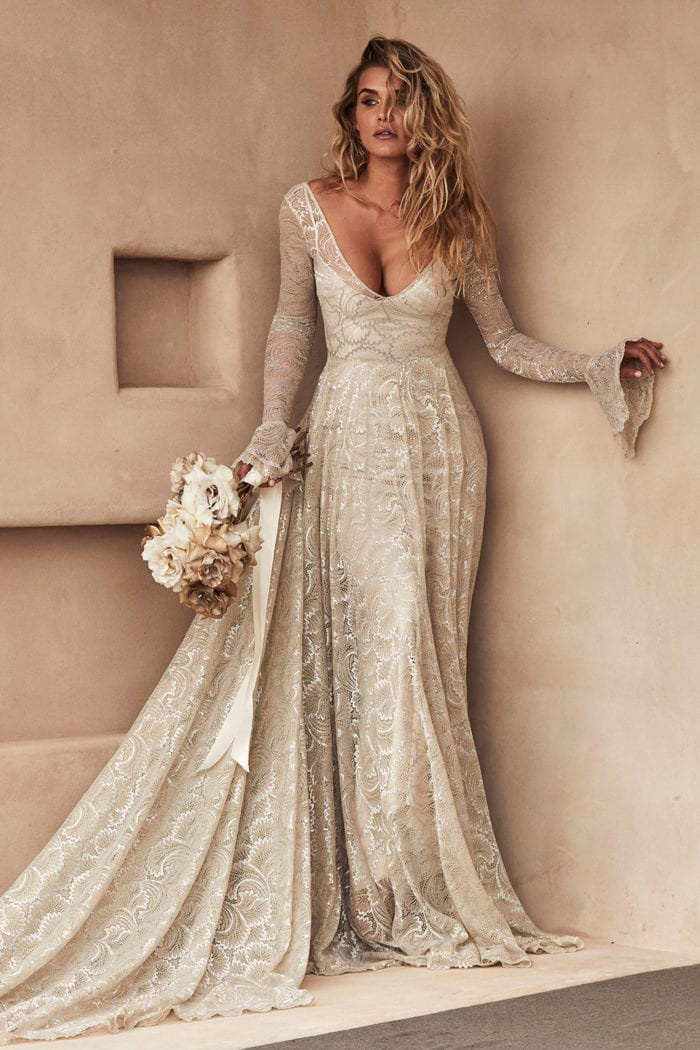 long sleeve sleeve wedding dress
